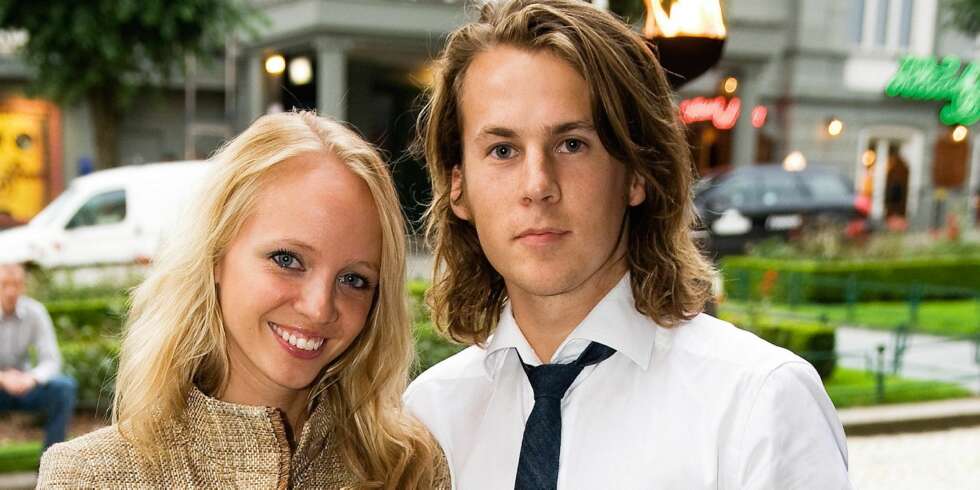 TRE BARN: Bård Ylvisåker og Maria Lekva (32) møttes tidlig i tenårene, men forholdet overlevde ungdomstiden. I dag er paret godt gift og foreldre til tre. TRE BARN: Bård Ylvisåker og Maria Lekva (32) møttes tidlig i tenårene, men forholdet overlevde ungdomstiden. I dag er paret godt gift og foreldre til tre.