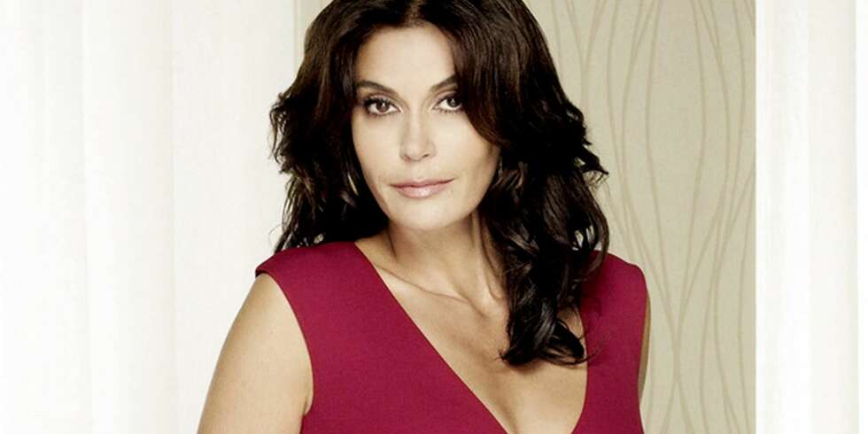 SEXY: «Frustrerte fruer»-stjernen Teri Hatcher fyller 49 år i desember. Det skulle man ikke tro når man ser dette bildet. SEXY: «Frustrerte fruer»-stjernen Teri Hatcher fyller 49 år i desember. Det skulle man ikke tro når man ser dette bildet.