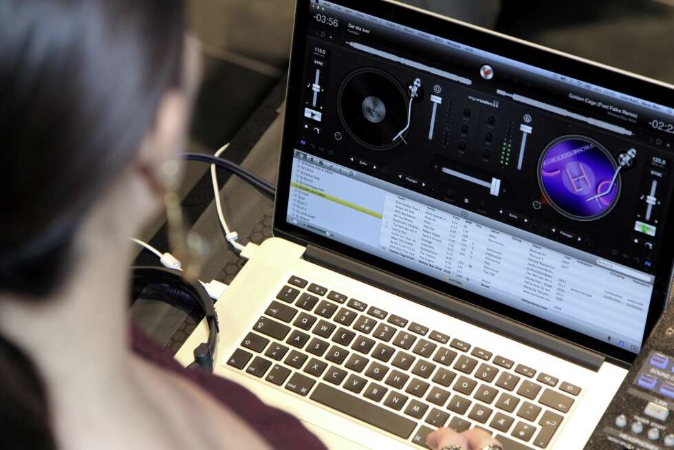 DJ Lise Karlsnes. DJ Lise Karlsnes.