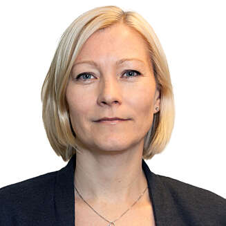 VÆR PÅ VAKT: Ingeborg Flønes i Forbrukerrådet vil at folk skal lese nøye gjennom betingelsene før de får et fordelskort. VÆR PÅ VAKT: Ingeborg Flønes i Forbrukerrådet vil at folk skal lese nøye gjennom betingelsene før de får et fordelskort.