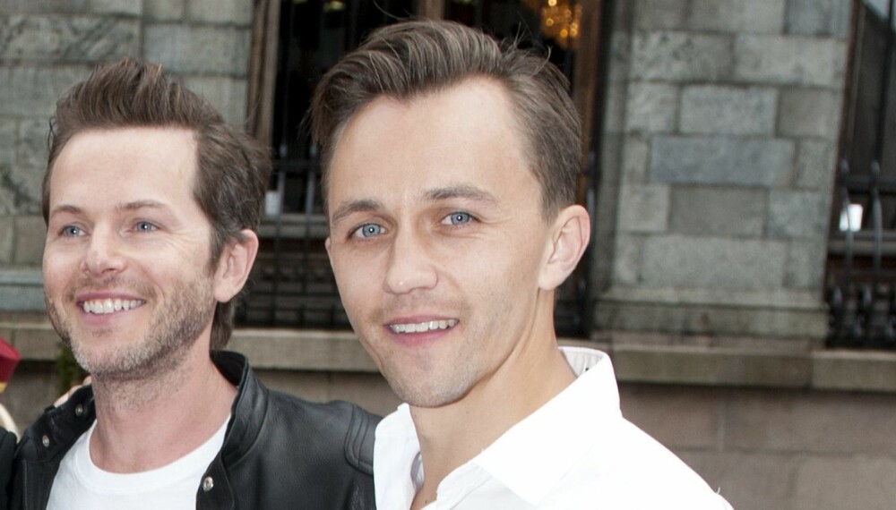 MENTOR: Sondre Lerche er mentor i «The Voice». Her sammen med Espen Lind. MENTOR: Sondre Lerche er mentor i «The Voice». Her sammen med Espen Lind.