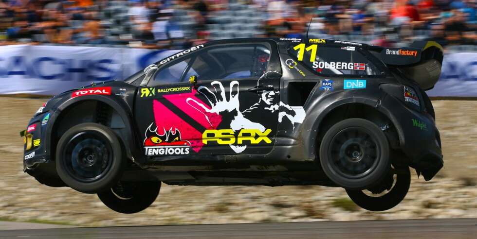 FULL FART: Petter Solberg kommer med sin Citroën DS3 Supercar som har nærmere 600 hk. FOTO: © QNIGAN.COM FULL FART: Petter Solberg kommer med sin Citroën DS3 Supercar som har nærmere 600 hk. FOTO: © QNIGAN.COM