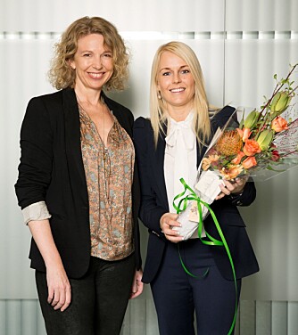 Årets gründertalent Stina Birkeland, gratuleres av Christina Dorthellinger, redaktør i Alt for damene Årets gründertalent Stina Birkeland, gratuleres av Christina Dorthellinger, redaktør i Alt for damene