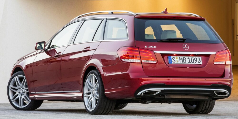 STOR: E-klasse er blant stasjonsvognene med mest plass. FOTO: Daimler AG STOR: E-klasse er blant stasjonsvognene med mest plass. FOTO: Daimler AG