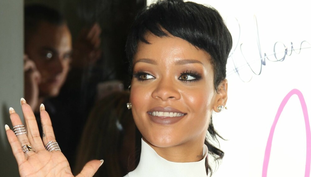 NYTT KRYPINN: Når Rihanna snart er ferdig med sin Diamonds World-turné, kan hun slappe av i sin nye, luksuriøse leilighet i Soho i New York. NYTT KRYPINN: Når Rihanna snart er ferdig med sin Diamonds World-turné, kan hun slappe av i sin nye, luksuriøse leilighet i Soho i New York.