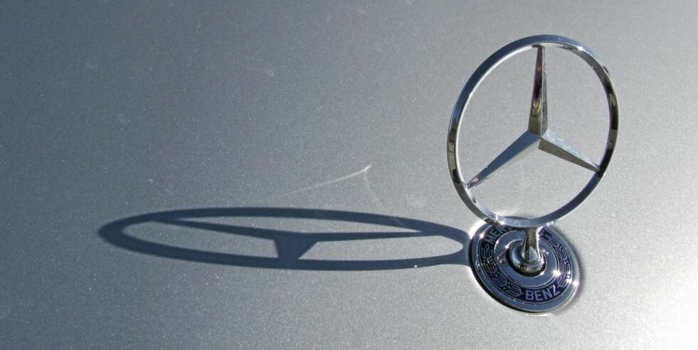 STJERNE: Det er mye å like ved Mercedes E-klasse. Velger du med omhu, blir du belønnet med en billig og komfortabel storbil. STJERNE: Det er mye å like ved Mercedes E-klasse. Velger du med omhu, blir du belønnet med en billig og komfortabel storbil.