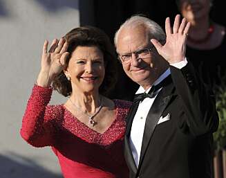ROCKET I VEI: Silvia og Carl Gustaf var på plass både under den storslåtte vielsen i Stockholm og vennefesten kvelden i forveien. Der ble Carl Gustaf revet med av Silyas sang. ROCKET I VEI: Silvia og Carl Gustaf var på plass både under den storslåtte vielsen i Stockholm og vennefesten kvelden i forveien. Der ble Carl Gustaf revet med av Silyas sang.