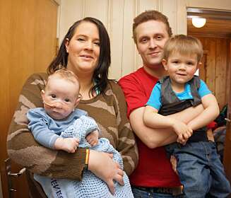 SINE EGEN FAMILIE: Tine-Mari har kjempet for å få en framtid med sine to små sønner. SINE EGEN FAMILIE: Tine-Mari har kjempet for å få en framtid med sine to små sønner.
