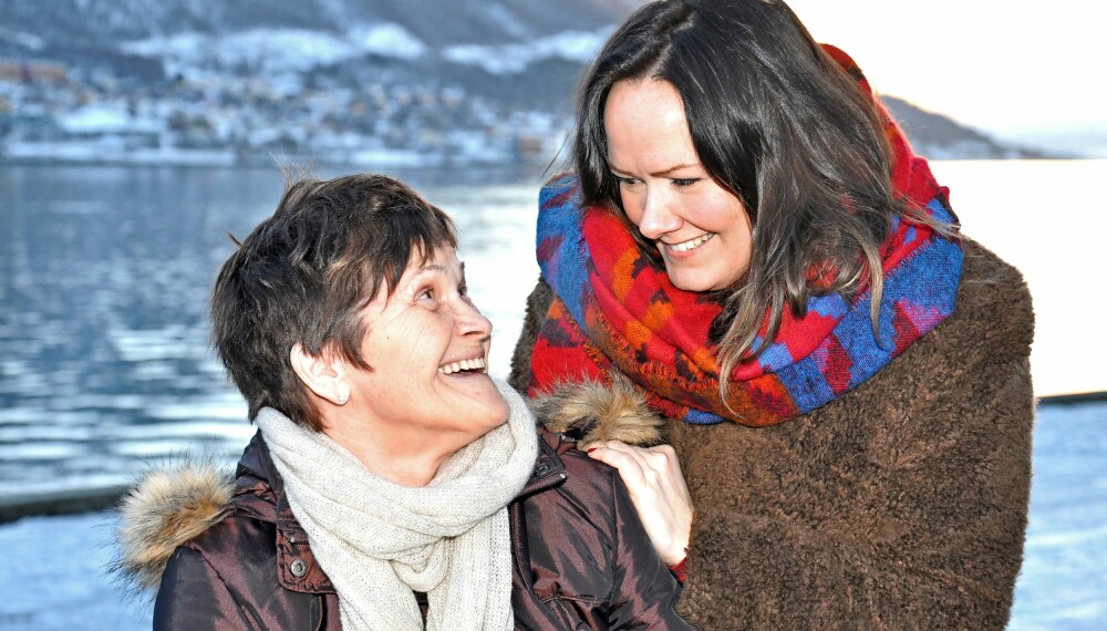GLAD I ALLE: – Jeg er like glad i alle mine syv barn. Her sammen med datteren Trine Lise, hennes aller første fosterbarn. GLAD I ALLE: – Jeg er like glad i alle mine syv barn. Her sammen med datteren Trine Lise, hennes aller første fosterbarn.