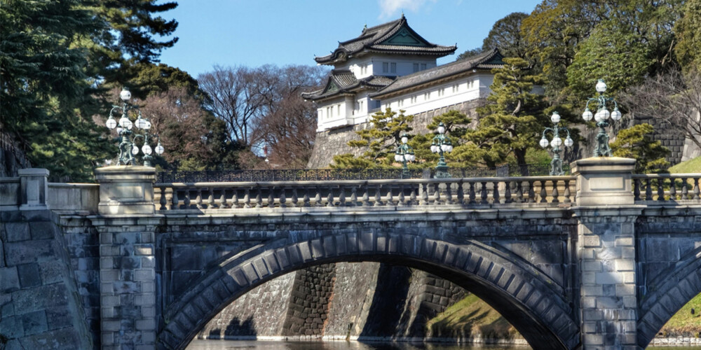 PALASSET: Dette palasset er hjemmet til japans keiserfamilie og ligger i en bypark midt i Tokyos sentrum. PALASSET: Dette palasset er hjemmet til japans keiserfamilie og ligger i en bypark midt i Tokyos sentrum.