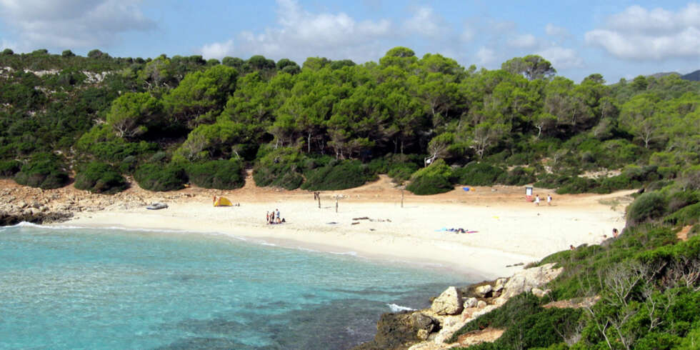 FERIEDRØM: Selv på super-poulære Mallorca kan du finne en og annen strand som ikke charter-turistene har funnet enda. FERIEDRØM: Selv på super-poulære Mallorca kan du finne en og annen strand som ikke charter-turistene har funnet enda.