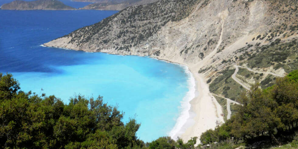 MYRTOS: Denne stranden på Kefalonia har flere ganger blitt kåret til en av de beste i verden. MYRTOS: Denne stranden på Kefalonia har flere ganger blitt kåret til en av de beste i verden.