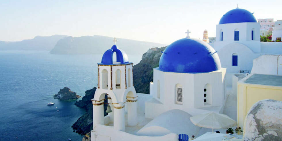 SANTORINI: Det finnes over tusen greske øyer, her er de du burde få med deg. SANTORINI: Det finnes over tusen greske øyer, her er de du burde få med deg.