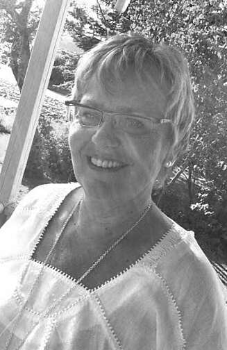 BIBLIOTEKSJEFEN: Karen Sletten Henriksen jobber på Fetsund folkebibliotek. FOTO: Privat. BIBLIOTEKSJEFEN: Karen Sletten Henriksen jobber på Fetsund folkebibliotek. FOTO: Privat.