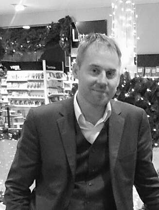 BOKHANDLEREN: Christian Skrede er sjef på Eldorado bokhandel i Oslo. FOTO: Privat. BOKHANDLEREN: Christian Skrede er sjef på Eldorado bokhandel i Oslo. FOTO: Privat.