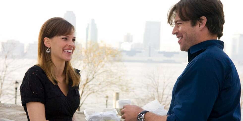 P. S. I LOVE YOU: Hilary Swank (Holly Kennedy) og Harry Connick Jr.(Daniel Connelly) i filmen P.S. I love you P. S. I LOVE YOU: Hilary Swank (Holly Kennedy) og Harry Connick Jr.(Daniel Connelly) i filmen P.S. I love you