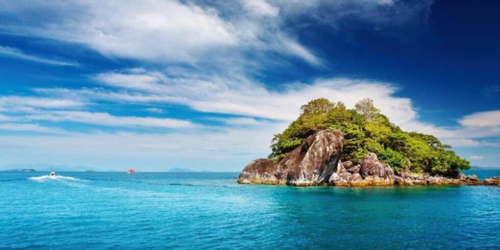 ØYHOPPING I THAILAND: Men det finnes også vakre alternativer hjemme i Europa. ØYHOPPING I THAILAND: Men det finnes også vakre alternativer hjemme i Europa.