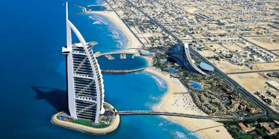 ARKITEKTUR: Det er vanskelig å ikke la seg imponere av den spektakulære arkitekturen i Dubai. ARKITEKTUR: Det er vanskelig å ikke la seg imponere av den spektakulære arkitekturen i Dubai.