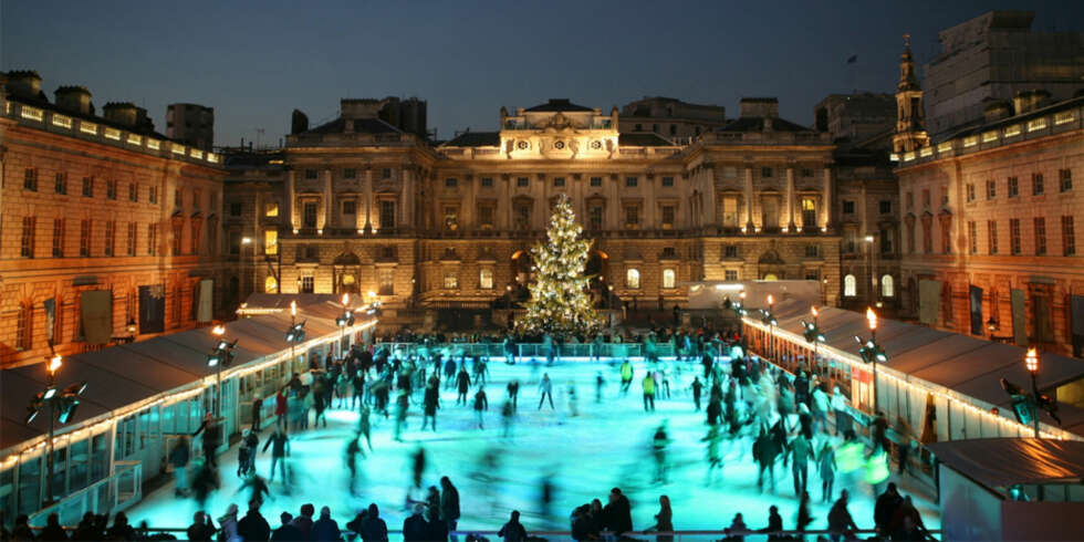 LONDON: Reiser du til London før jul, er det nesten et must å besøke den flotte skøytebanen ved Somemrset House. LONDON: Reiser du til London før jul, er det nesten et must å besøke den flotte skøytebanen ved Somemrset House.