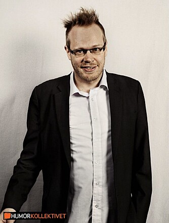 - IKKE HILS PÅ NOEN! Ironi der altså, fra komiker Christoffer Andreas Dedekam Schelderup, alias Doffedutten. - IKKE HILS PÅ NOEN! Ironi der altså, fra komiker Christoffer Andreas Dedekam Schelderup, alias Doffedutten.