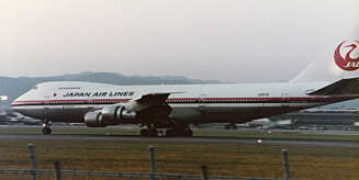 JAPAN AIRLINES FLIGHT 123: Her fotografert i Osaka i 1984. JAPAN AIRLINES FLIGHT 123: Her fotografert i Osaka i 1984.