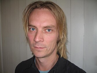 SI IFRA OM MULIGHET FOR KJØNNSYKDOM: Psykolog Peder Kjøs mener venninnen din har rett på å vite det om hun utsettes for sykdomsrisiko fordi hun blir bedratt. - Akkurat dette er det ikke så mye snakk om, men det er et problem at folk blir smittet av utro partnere, sier han. SI IFRA OM MULIGHET FOR KJØNNSYKDOM: Psykolog Peder Kjøs mener venninnen din har rett på å vite det om hun utsettes for sykdomsrisiko fordi hun blir bedratt. - Akkurat dette er det ikke så mye snakk om, men det er et problem at folk blir smittet av utro partnere, sier han.