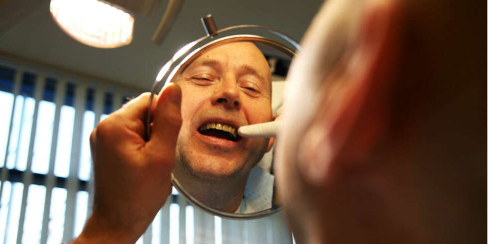 SMIL: Tennene er på plass, og Sivertsen kan smile igjen. SMIL: Tennene er på plass, og Sivertsen kan smile igjen.