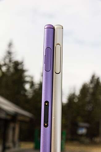 TO LIKE: Xperia Z3+ (til høyre i bildet) er ganske lik forgjengeren Xperia Z3, men den har fått en luke mindre siden USB-pluggen nå ikke trenger et eget deksel. TO LIKE: Xperia Z3+ (til høyre i bildet) er ganske lik forgjengeren Xperia Z3, men den har fått en luke mindre siden USB-pluggen nå ikke trenger et eget deksel.