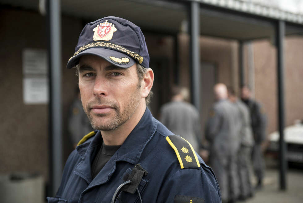 Høye krav: Kursleder Morten Skaarnes stiller høye krav til livvaktstudentene gjennom nåløyet. (Foto: Håkon Bonafede) Høye krav: Kursleder Morten Skaarnes stiller høye krav til livvaktstudentene gjennom nåløyet. (Foto: Håkon Bonafede)