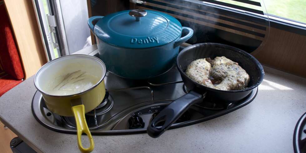 MAT I BOBILEN: Confit er i vinden om dagen, og er ypperlig bobilmat. MAT I BOBILEN: Confit er i vinden om dagen, og er ypperlig bobilmat.
