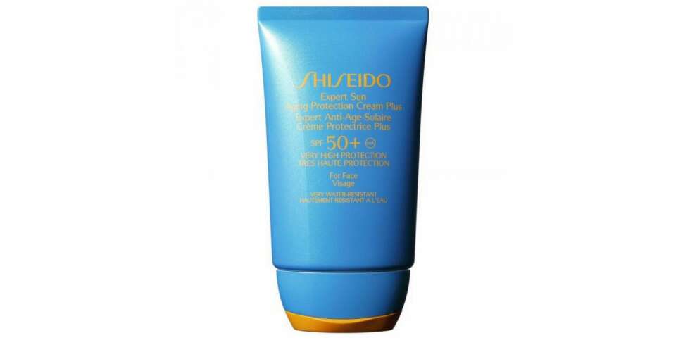 POPULÆR SOLKREM: Shiseido Expert Sun Aging Protection Cream Plus SPF 50+ gir deg total beskyttelse mot sommersolen. Spar noen kroner ved å kjøpe den på taxfree! POPULÆR SOLKREM: Shiseido Expert Sun Aging Protection Cream Plus SPF 50+ gir deg total beskyttelse mot sommersolen. Spar noen kroner ved å kjøpe den på taxfree!