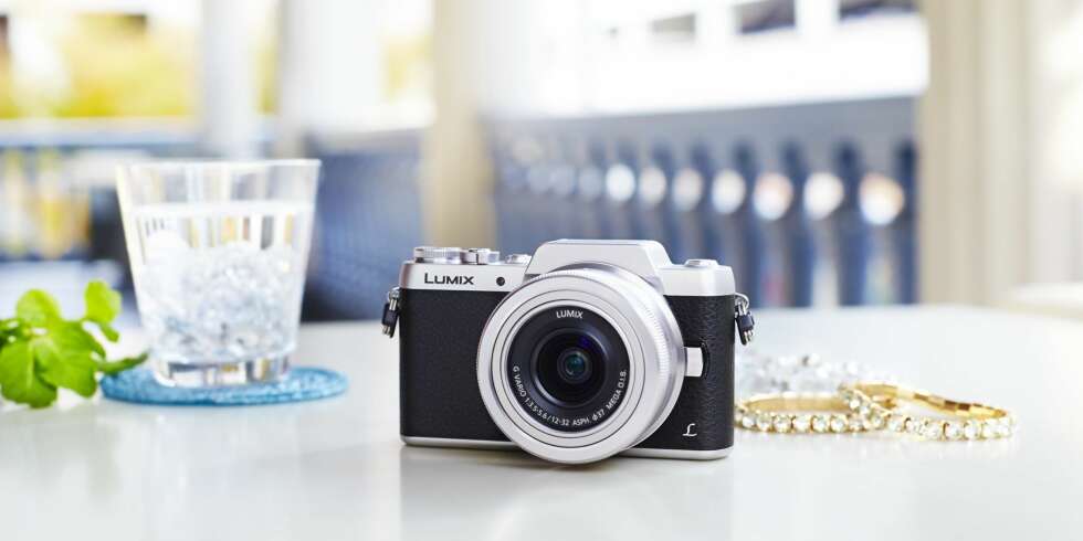 DESIGNKAMERA: Panasonic Lumix GF7 er et kompakt og pent systemkamera. DESIGNKAMERA: Panasonic Lumix GF7 er et kompakt og pent systemkamera.