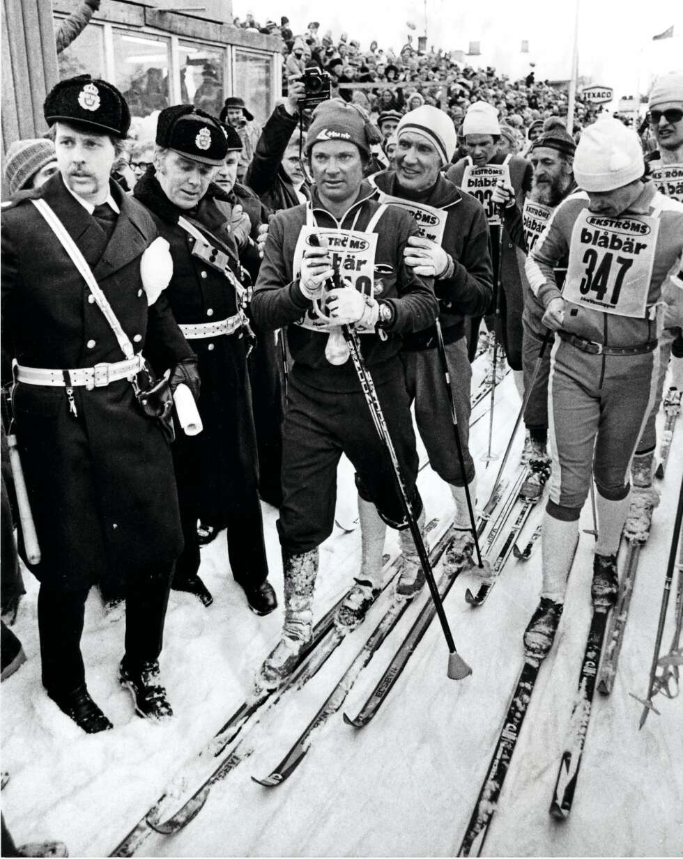 SLITEN: Kong Carl Gustaf gikk Vasaloppet i 1977. Historien vil ha det til at dronning Silvia skulle forevige det hele, men glemte å sette film i kameraet! SLITEN: Kong Carl Gustaf gikk Vasaloppet i 1977. Historien vil ha det til at dronning Silvia skulle forevige det hele, men glemte å sette film i kameraet!