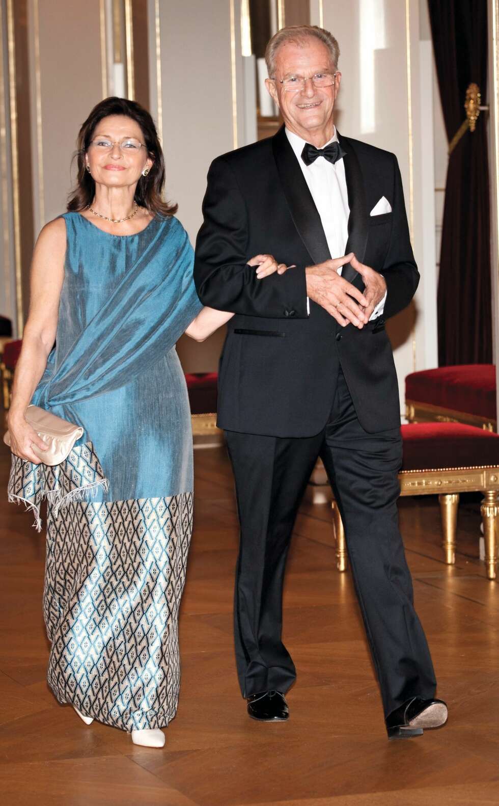 PÅ SLOTTET: Einar er gift med sangerinnen Ellen Westberg Andersen. Her er de på gallamiddag i anledning et statsbesøk fra Sør-Afrika i 2011. PÅ SLOTTET: Einar er gift med sangerinnen Ellen Westberg Andersen. Her er de på gallamiddag i anledning et statsbesøk fra Sør-Afrika i 2011.