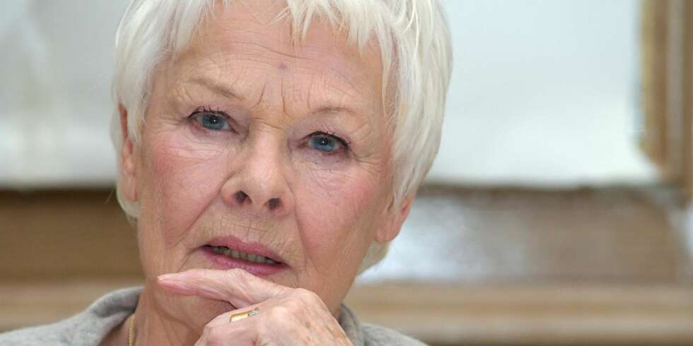 KLARER IKKE LESE: Synet til skuespilleren Judi Dench blir bare dårligere og dårligere. Nå avslører hun at hun trenger mer og mer hjelp. KLARER IKKE LESE: Synet til skuespilleren Judi Dench blir bare dårligere og dårligere. Nå avslører hun at hun trenger mer og mer hjelp.