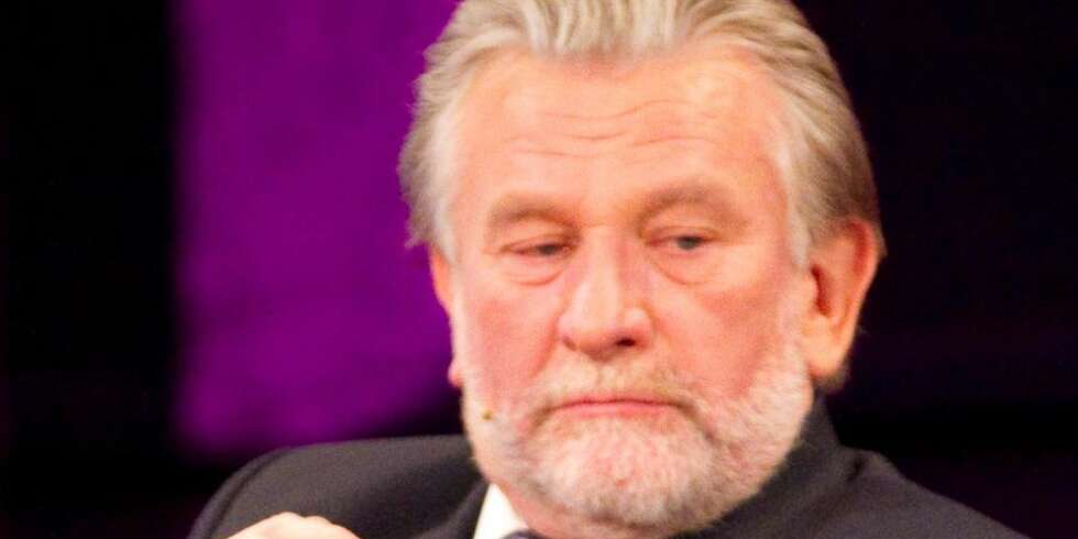 GOD BUTIKK: Hans Wilhelm Steinfeld tjener godt. GOD BUTIKK: Hans Wilhelm Steinfeld tjener godt.