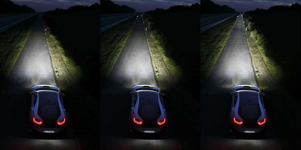 LASER: Fra venstre: LED nærlys, LED fjernlys og laser helt til høyre. ILLUSTRASJON: BMW LASER: Fra venstre: LED nærlys, LED fjernlys og laser helt til høyre. ILLUSTRASJON: BMW