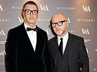 PROVOSERER: De to homofile moteskaperne Stefano Gabbana (t.v.) og Domenico Dolce mener at homofile ikke bør få barn. PROVOSERER: De to homofile moteskaperne Stefano Gabbana (t.v.) og Domenico Dolce mener at homofile ikke bør få barn.