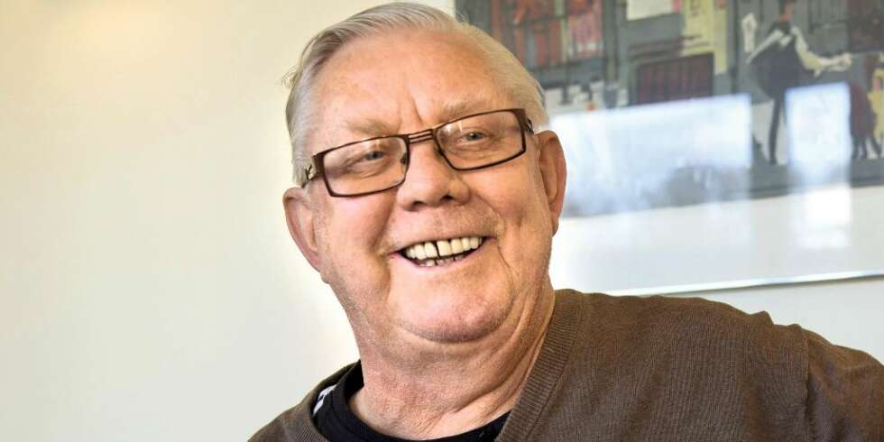 VED GODT MOT: Samtalen Her og Nå hadde med Nils Arne Eggen viste at hans gode humør fremdeles er intakt. Å bo på pasienthotellet gjorde ham ingenting. – Å være Oslo-boer tar jeg på strak arm, sa han til Her og Nå. VED GODT MOT: Samtalen Her og Nå hadde med Nils Arne Eggen viste at hans gode humør fremdeles er intakt. Å bo på pasienthotellet gjorde ham ingenting. – Å være Oslo-boer tar jeg på strak arm, sa han til Her og Nå.