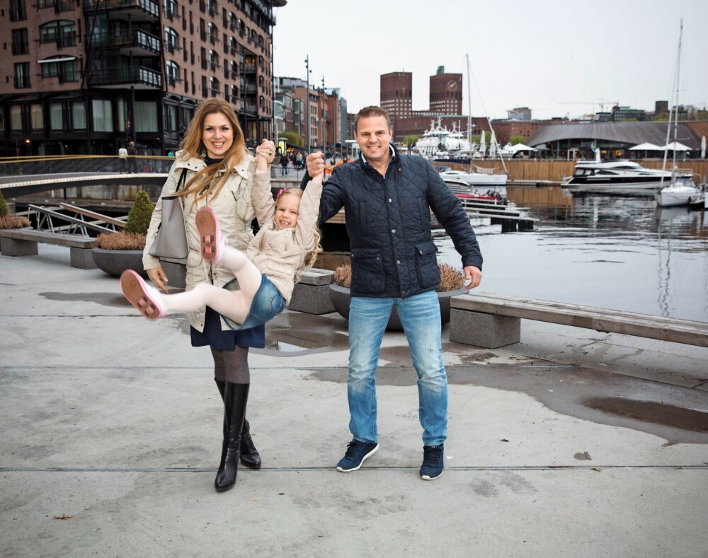 FULL FART: – Familien betyr alt for meg, forteller Otto Robsahm. Her med sin kjære Marion og datteren Lindsey. Otto har også barn fra et tidligere forhold. FULL FART: – Familien betyr alt for meg, forteller Otto Robsahm. Her med sin kjære Marion og datteren Lindsey. Otto har også barn fra et tidligere forhold.
