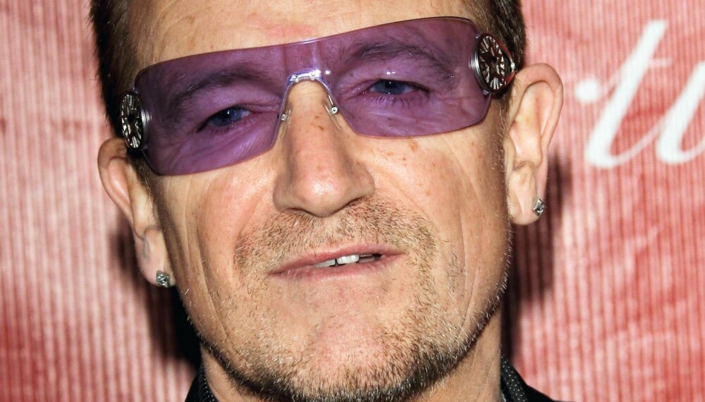 ÅPENHJERTIG: Det er i boken «Sons+Fathers» at Bono skriver åpent og ærlig om forholdet til sin avdøde far. ÅPENHJERTIG: Det er i boken «Sons+Fathers» at Bono skriver åpent og ærlig om forholdet til sin avdøde far.