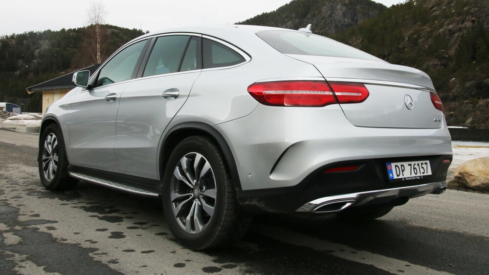 MERCEDES: Med GLE Coupé får man lavere nytteverdi enn i en GLE SUV, men mer headturner-effekt. MERCEDES: Med GLE Coupé får man lavere nytteverdi enn i en GLE SUV, men mer headturner-effekt.