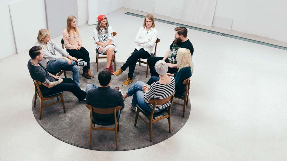 SAMTALE: I serien Jeg mot meg møtes åtte unge mennesker og deler sine psykiske problemer gjennom samtaleterapi og videodagbøker. FOTO: Andris Søndrol Visdal/Anti SAMTALE: I serien Jeg mot meg møtes åtte unge mennesker og deler sine psykiske problemer gjennom samtaleterapi og videodagbøker. FOTO: Andris Søndrol Visdal/Anti