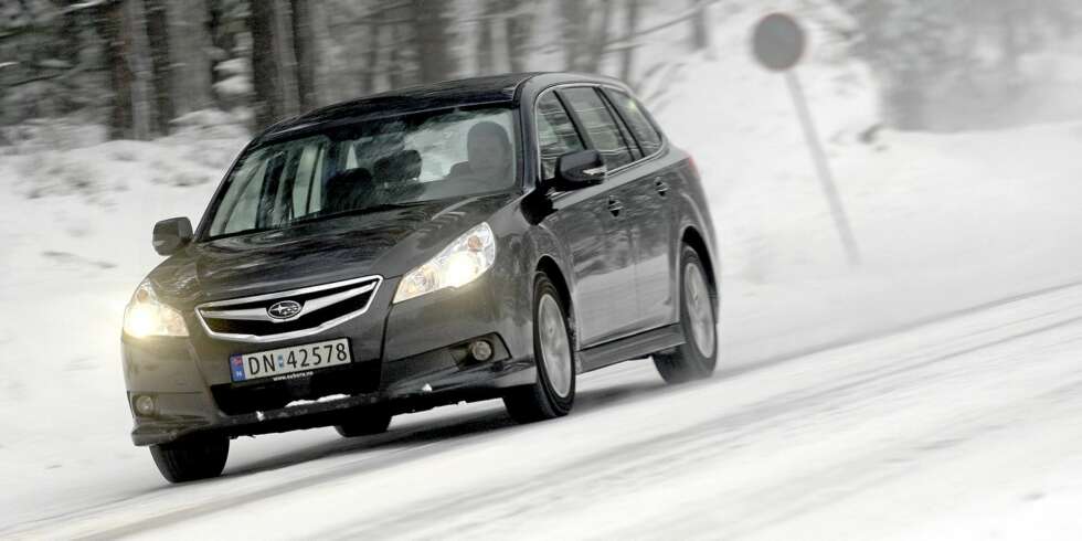 TRYGG: Subaru Legacy og Audi A4 er to "vanlige" biler som begge har null omkomne sjåfører i IIHS-statistikken. De fleste andre av de tryggeste modellene er større og høyere biler. FOTO: Arkiv TRYGG: Subaru Legacy og Audi A4 er to "vanlige" biler som begge har null omkomne sjåfører i IIHS-statistikken. De fleste andre av de tryggeste modellene er større og høyere biler. FOTO: Arkiv