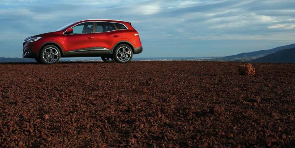 TIL TOPPS: Med en kompakt-SUV i modellprogrammet håper Renault å klatre på salgsstatistikken. Kadjar blir tilgjengelig både med for- og firehjulstrekk. TIL TOPPS: Med en kompakt-SUV i modellprogrammet håper Renault å klatre på salgsstatistikken. Kadjar blir tilgjengelig både med for- og firehjulstrekk.