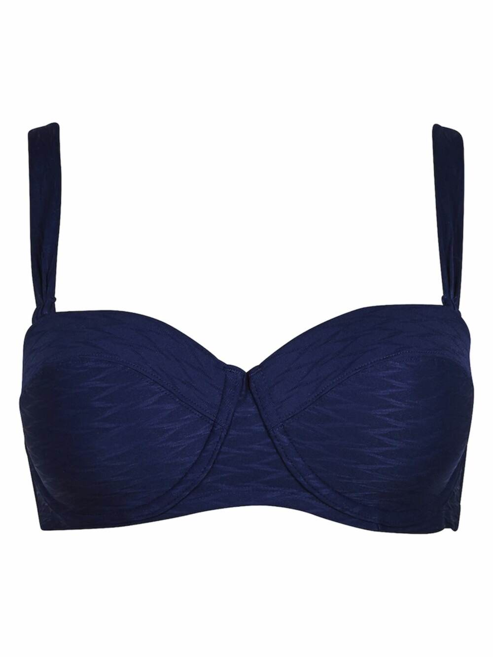 PERFEKT FOR STØRRE BYSTE: En bikinioverdel med spiler passer fint for deg med en større byste. Cubus overdel, kr 229. PERFEKT FOR STØRRE BYSTE: En bikinioverdel med spiler passer fint for deg med en større byste. Cubus overdel, kr 229.