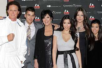 KARDASHIANS: Bruce Jenner er stefaren til Kim Kardashian og kompani. KARDASHIANS: Bruce Jenner er stefaren til Kim Kardashian og kompani.