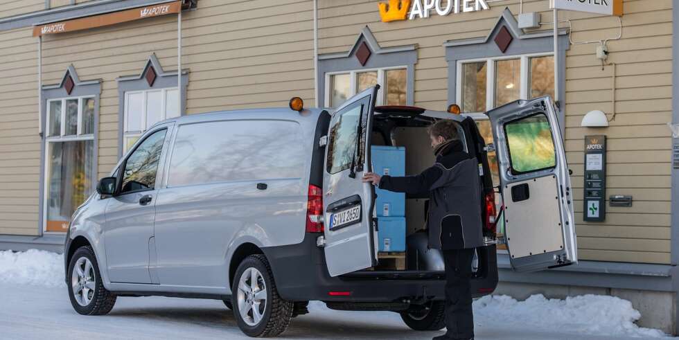 VAREBIL: Nye Vito med firehjulstrekk kommer først til bedriftmarkedet. FOTO: Mercedes VAREBIL: Nye Vito med firehjulstrekk kommer først til bedriftmarkedet. FOTO: Mercedes