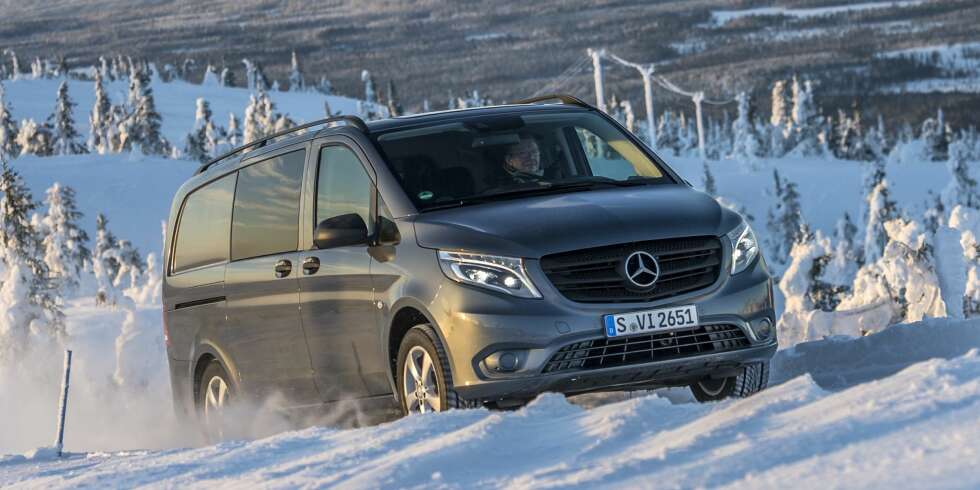 VINTER: Mercedes rigger sin favorittvarebil med firehjulstrekk. FOTO: Mercedes VINTER: Mercedes rigger sin favorittvarebil med firehjulstrekk. FOTO: Mercedes