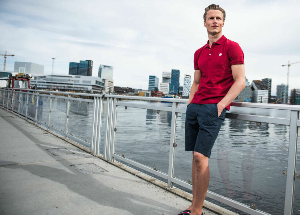Pique fra Moncler/Høyer Eger, kr 2299,−.
Shorts fra NN07, kr 799,−. Pique fra Moncler/Høyer Eger, kr 2299,−.
Shorts fra NN07, kr 799,−.